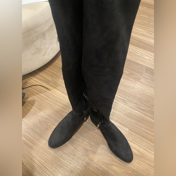 Marc Fisher knee high flat black boots suede size 9m I’ve the knee boots - Picture 2 of 6
